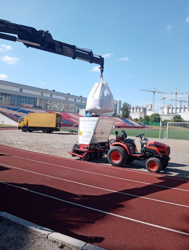 Поле на стадіоні КНУ імені Тараса Шевченка відновлене та готове до змагань!